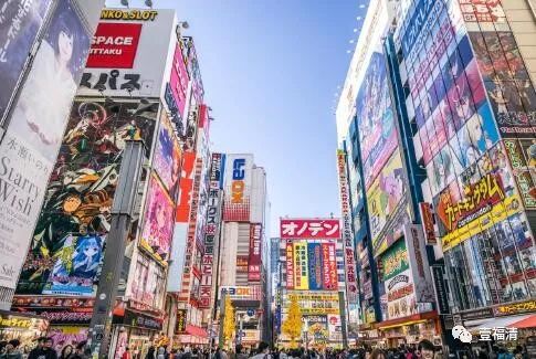 曹县当地百货批发市场，繁荣的商业景象与发展前景